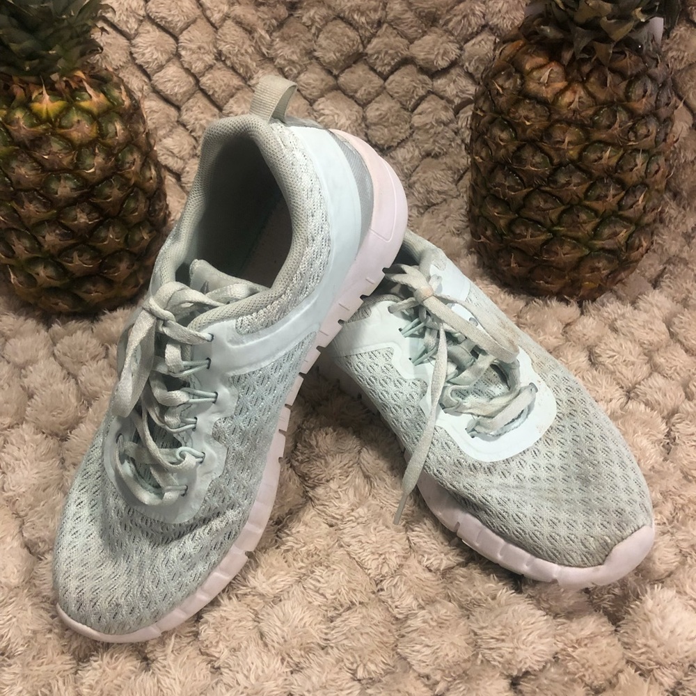 Redbox shoes seafoam green